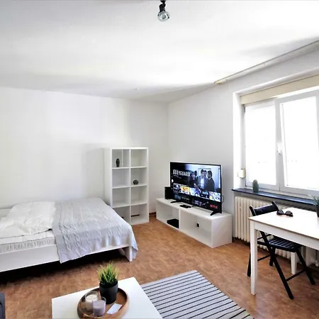 Super - Roof Terrace, Netflix